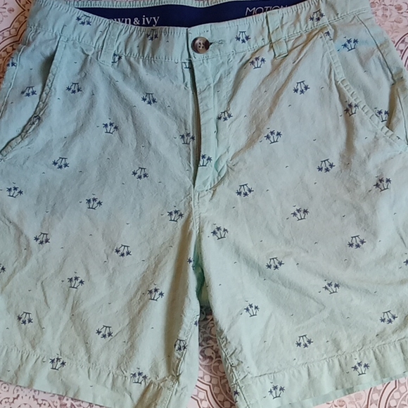 COPY - crown & Ivy light colored shorts - Picture 14 of 15